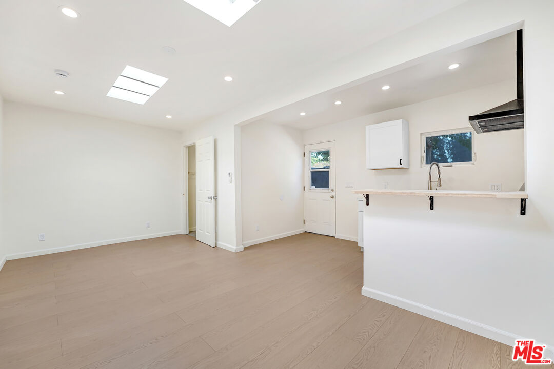 5129 Overland Ave, Culver City, CA 90230 5129 Overland Ave, Culver City, CA 90230