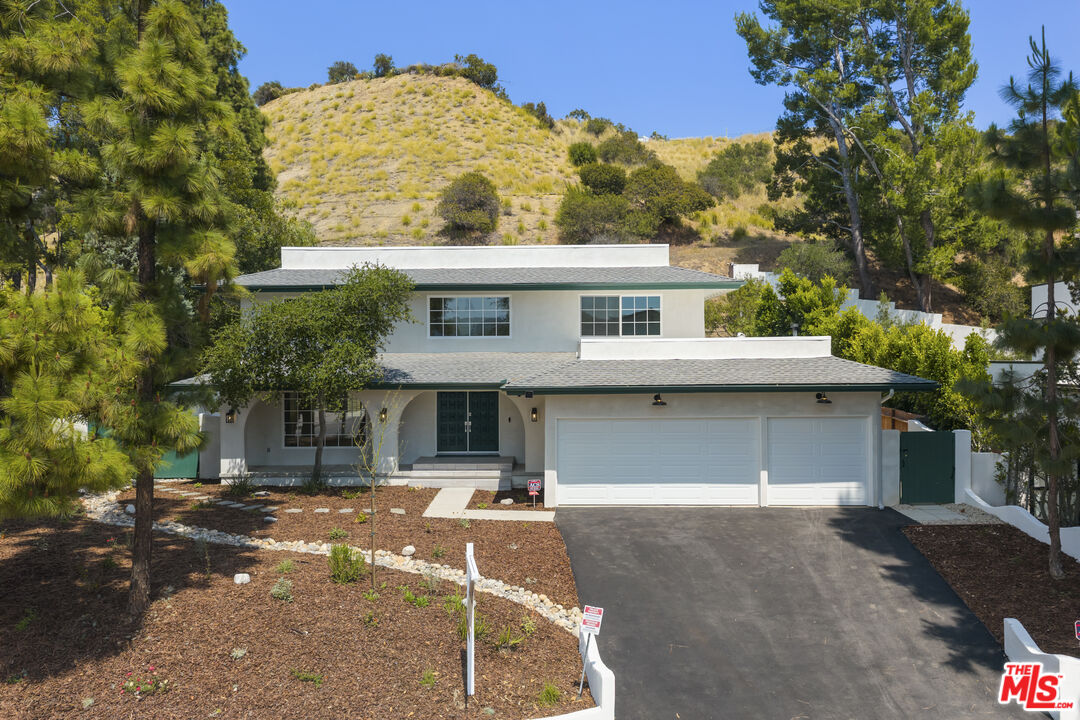 Property photo for 3062 Arrowhead Dr, Los Angeles, CA
