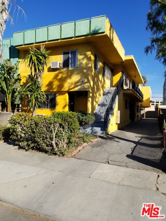 Property photo for 952 N Hudson Ave, Los Angeles, CA