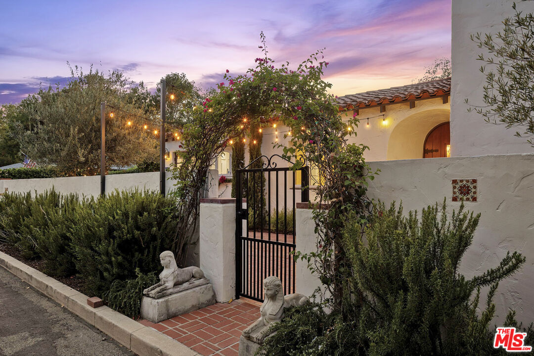 Property photo for 3447 Primera Ave, Los Angeles, CA