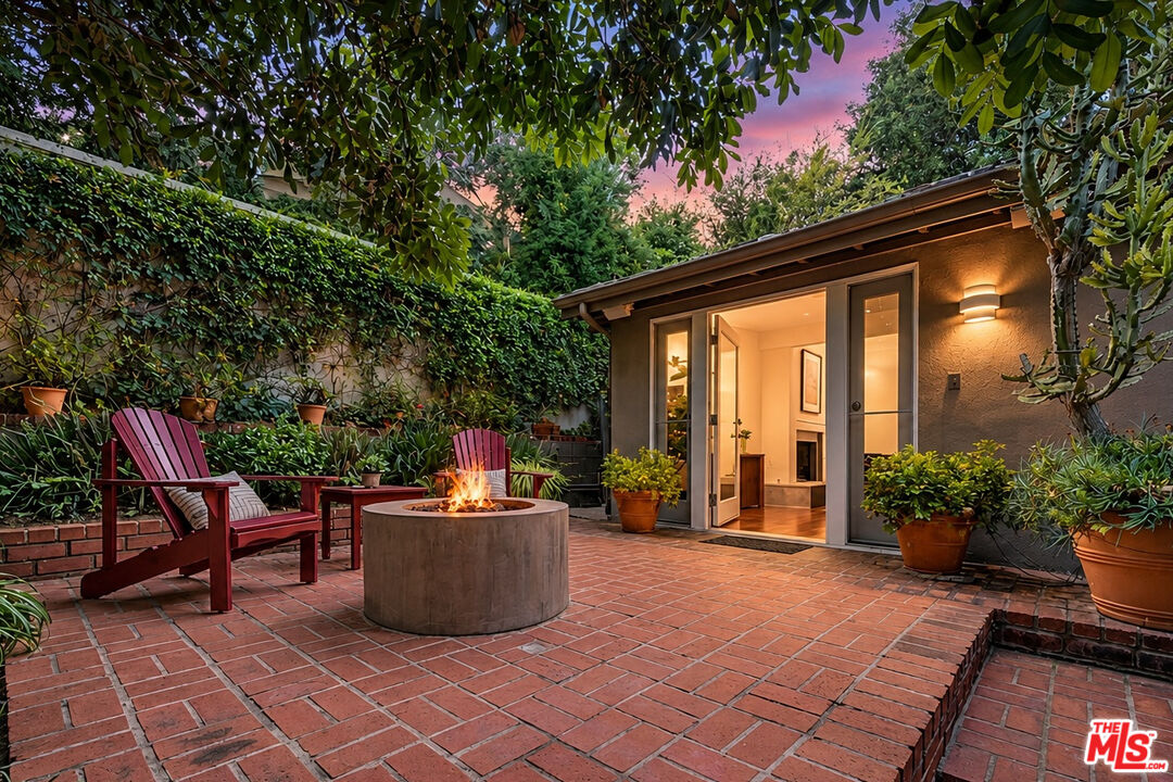 Property photo for 8513 Walnut Dr, Los Angeles, CA