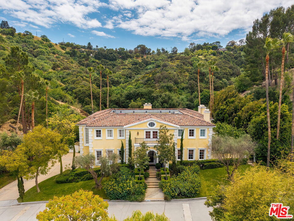 Property photo for 13935 Durham Rd, Beverly Hills, CA