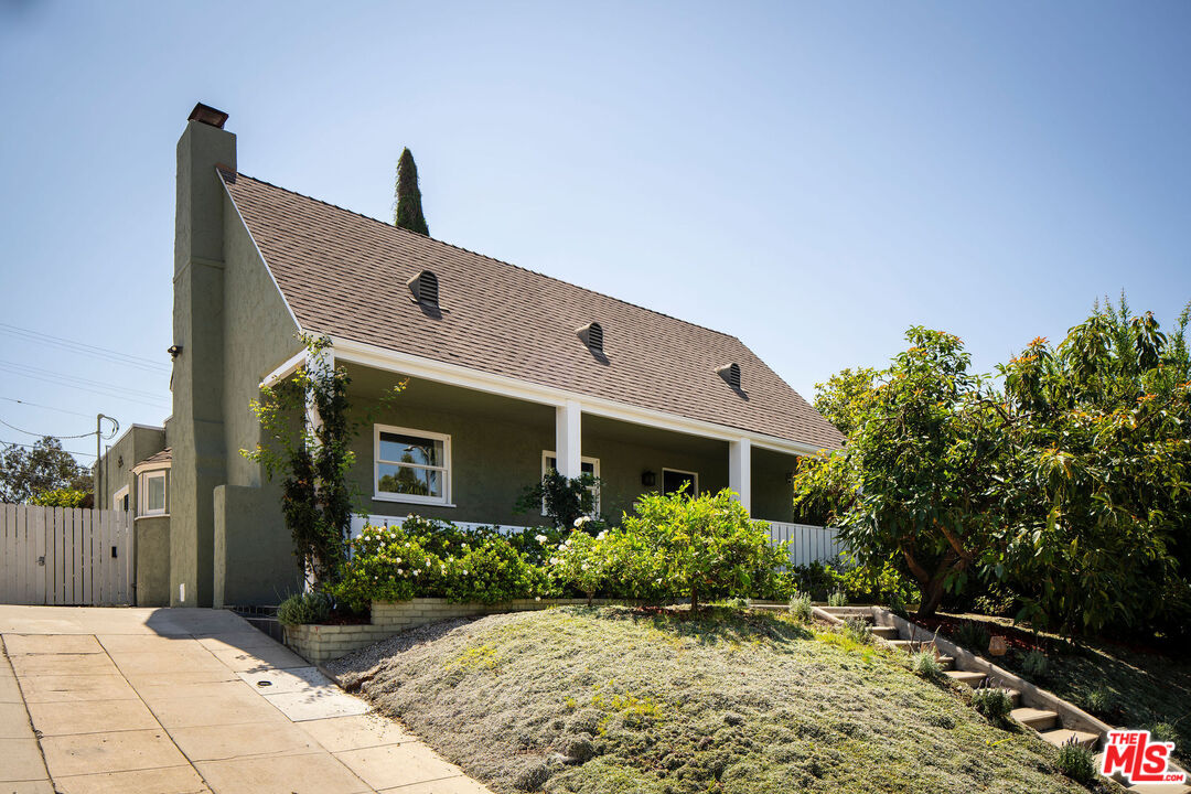 Property photo for 1012 S Longwood Ave, Los Angeles, CA