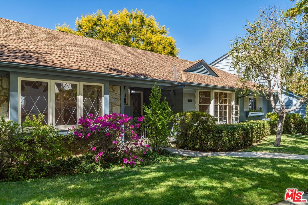 Property photo for 9801 Hillgreen Pl, Beverly Hills, CA
