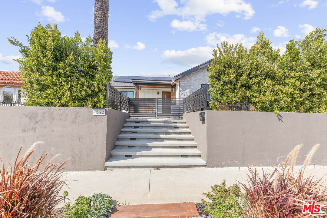 Property photo for 4523 Alumni Ave, Los Angeles, CA