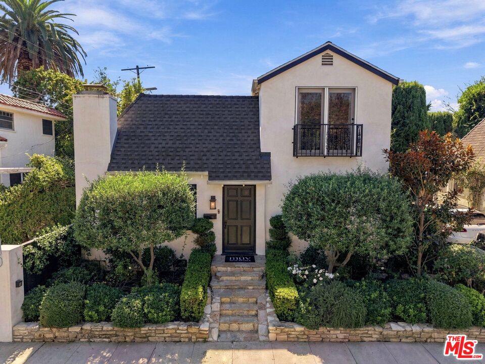 Property photo for 8266 Clinton St, Los Angeles, CA
