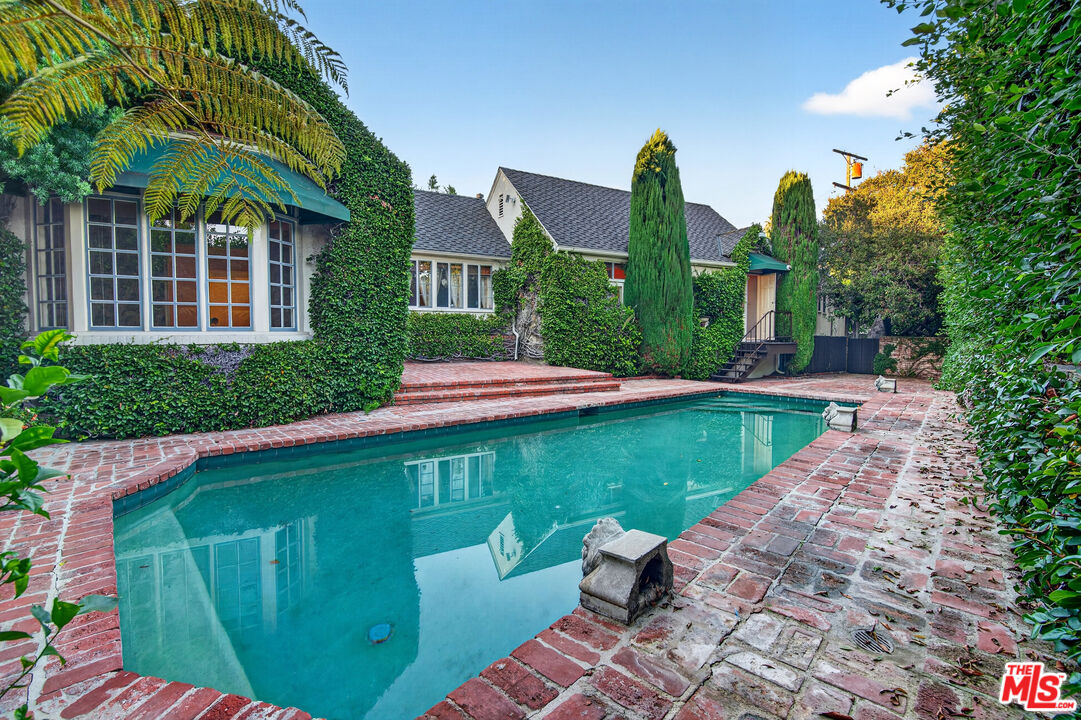 Property photo for 602 Foothill Rd, Beverly Hills, CA