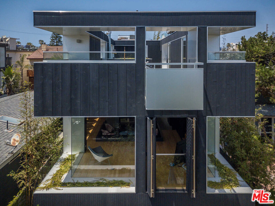 Property photo for 21 27th Ave, Venice, CA