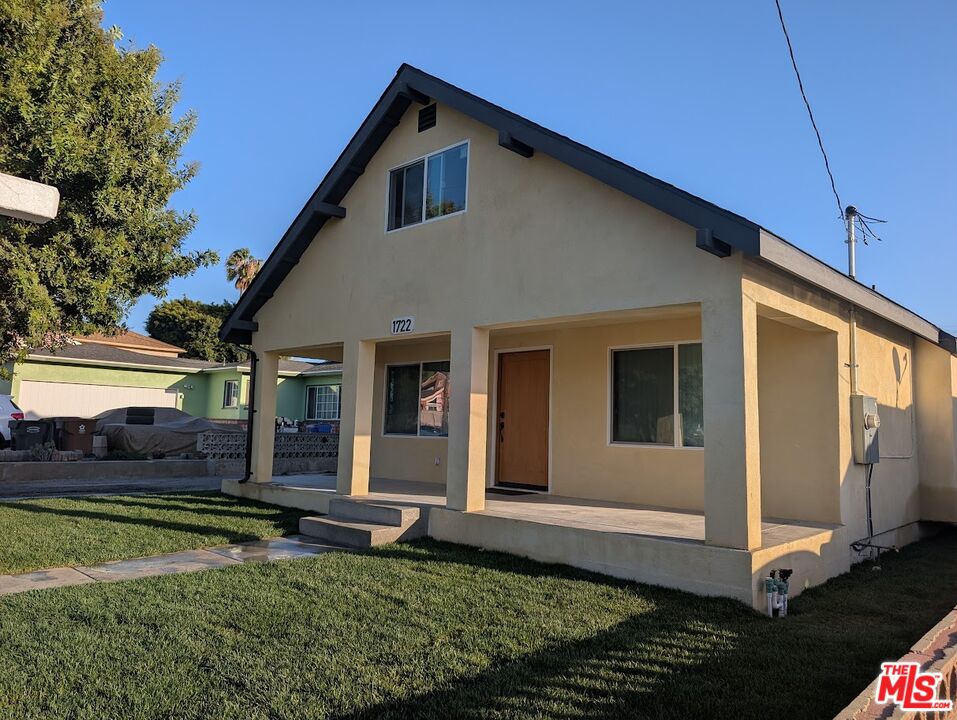 Property photo for 1722 W 120th St, Los Angeles, CA