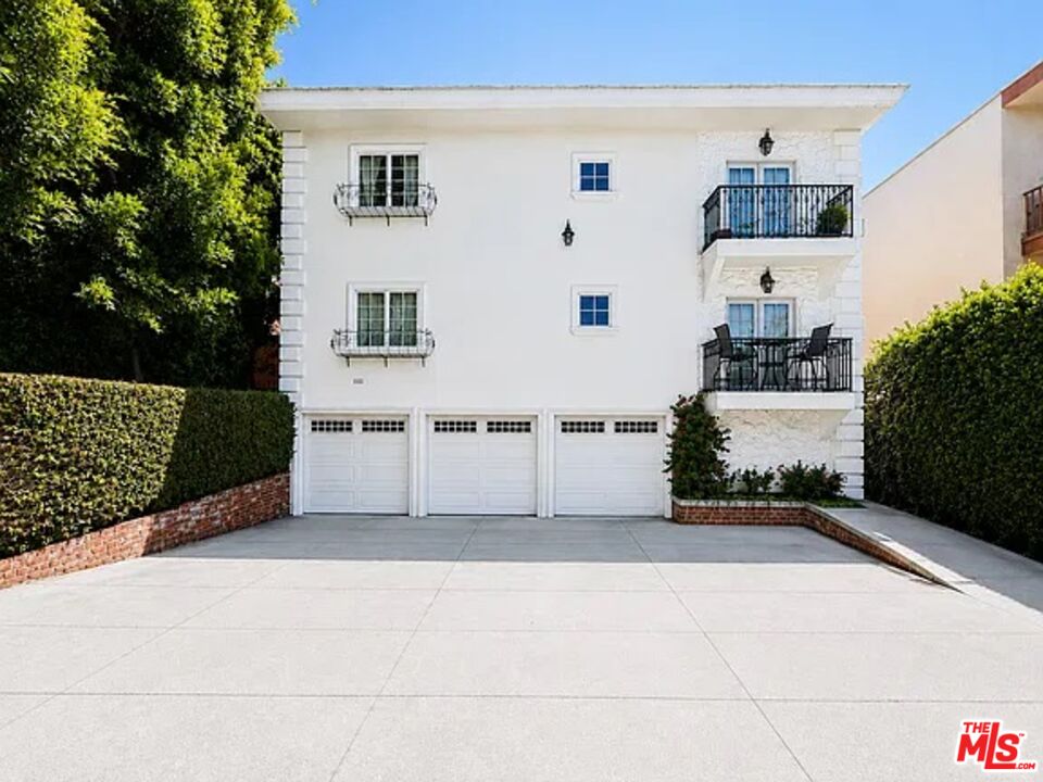 Property photo for 1111 11th St, #9, Santa Monica, CA