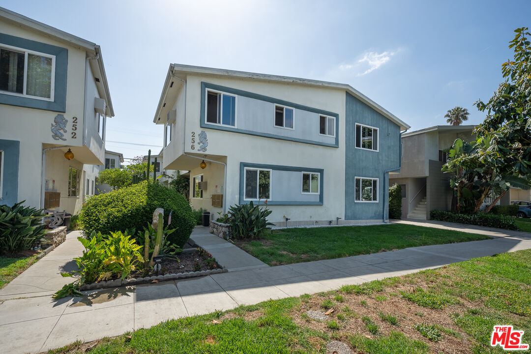 Property photo for 252 S Doheny Dr, #5, Beverly Hills, CA